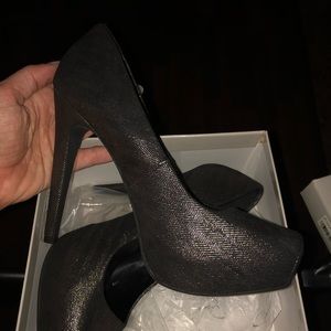 Jessica Simpson heels
